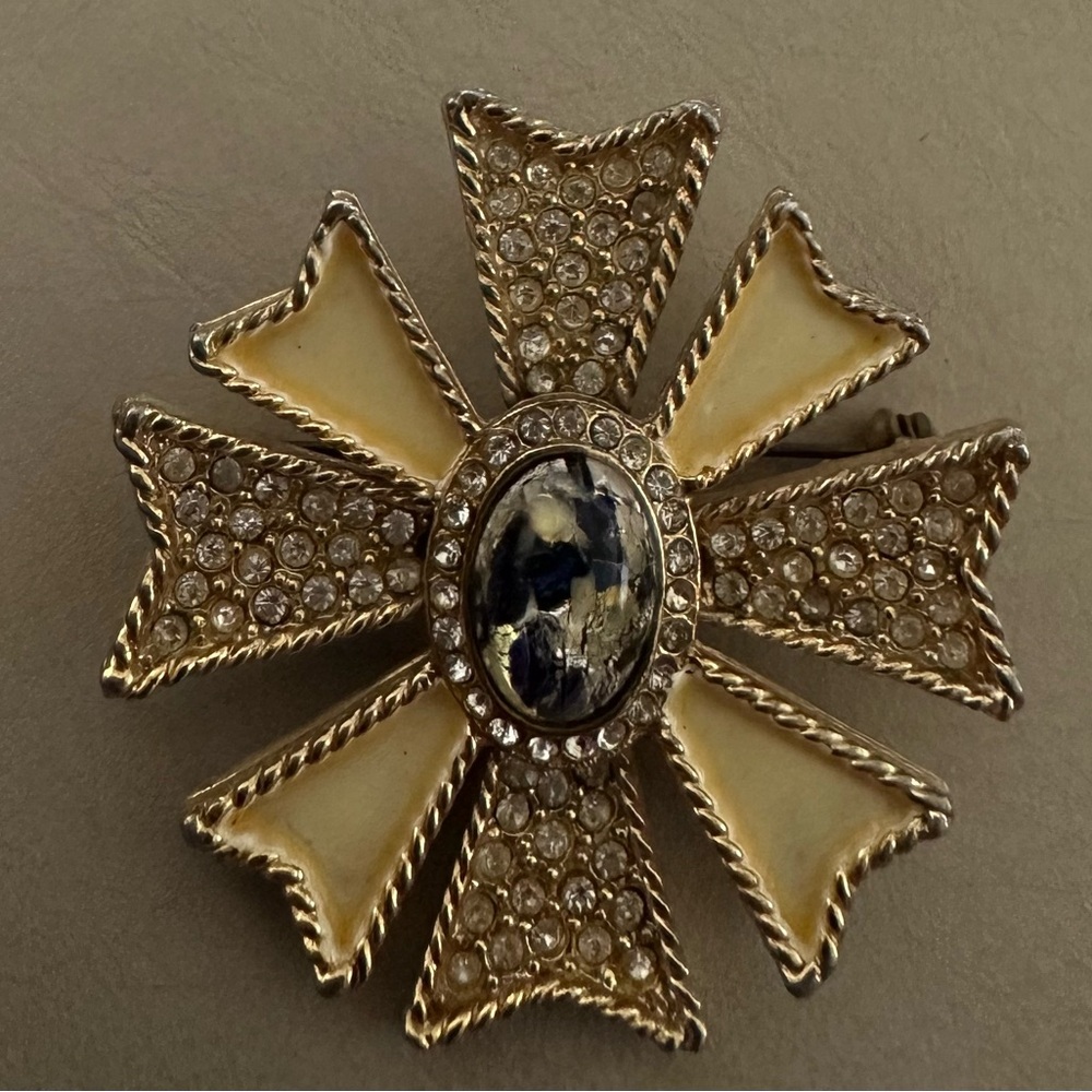 Elegant Gold and Cream Brooch